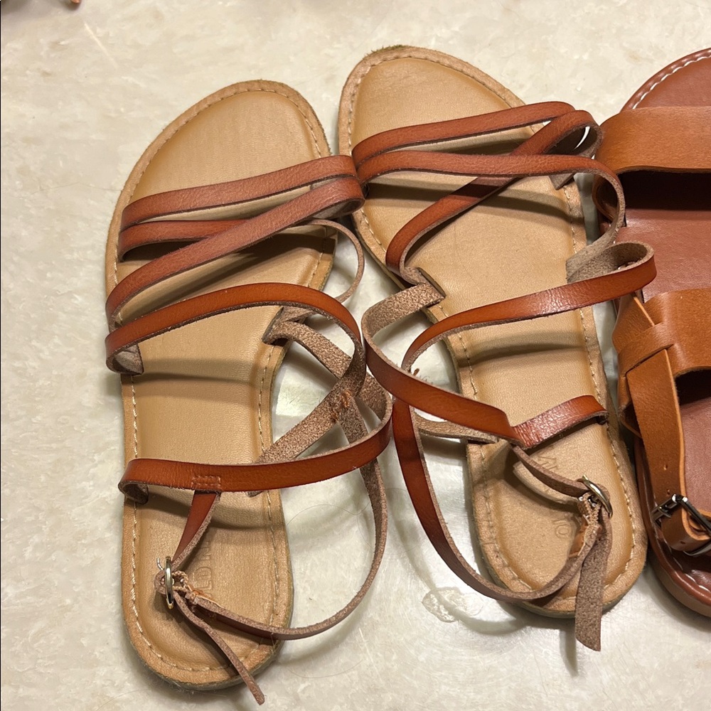 Old Navy Tan Brown Strappy Flat Sandals